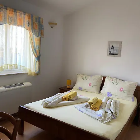 Chiara Nocleg ze śniadaniem 3*