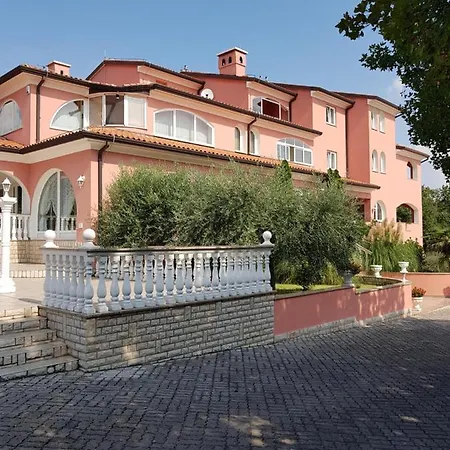 Chiara Bed & Breakfast 3*