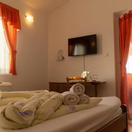 Chiara Bed & Breakfast 3*